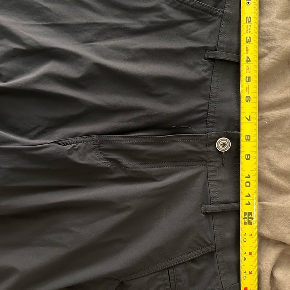 Lululemon Men's Black Shorts - Picture 9 of 11